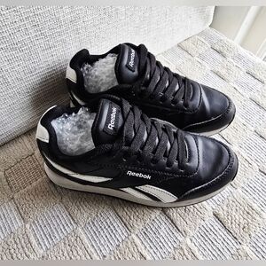 Reebok Kids Size 13 Black/White Unisex